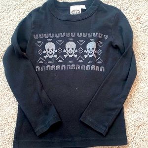 Skull & Crossbones long sleeved t-shirt/light sweatshirt